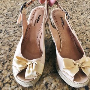 Boutique Nordstrom pale yellow wedges - size 7.5